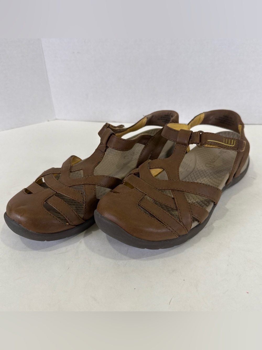BareTraps Fayda Fisherman Closed Toe Comfort Sandals Brown Sz 10 Women’s
